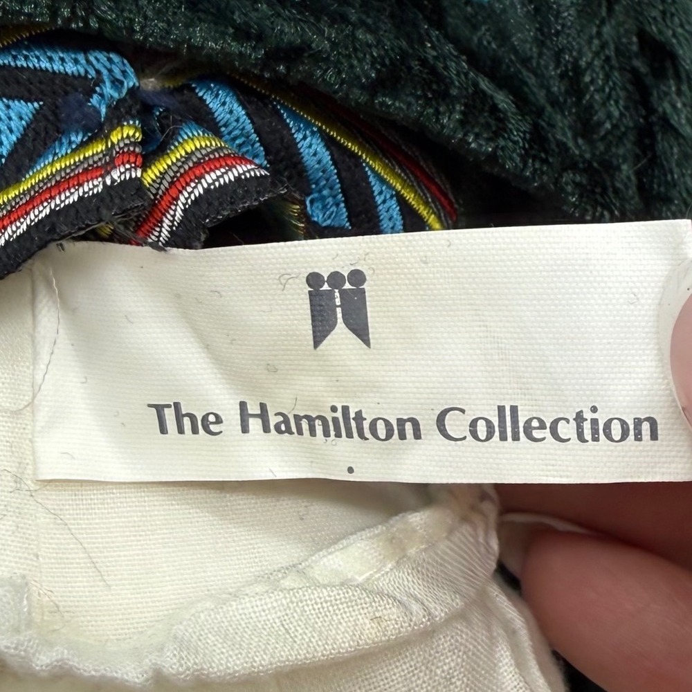 Vintage 1992 The Hamilton Collection Native American Porcelain Doll Green Velvet - Picture 8 of 9